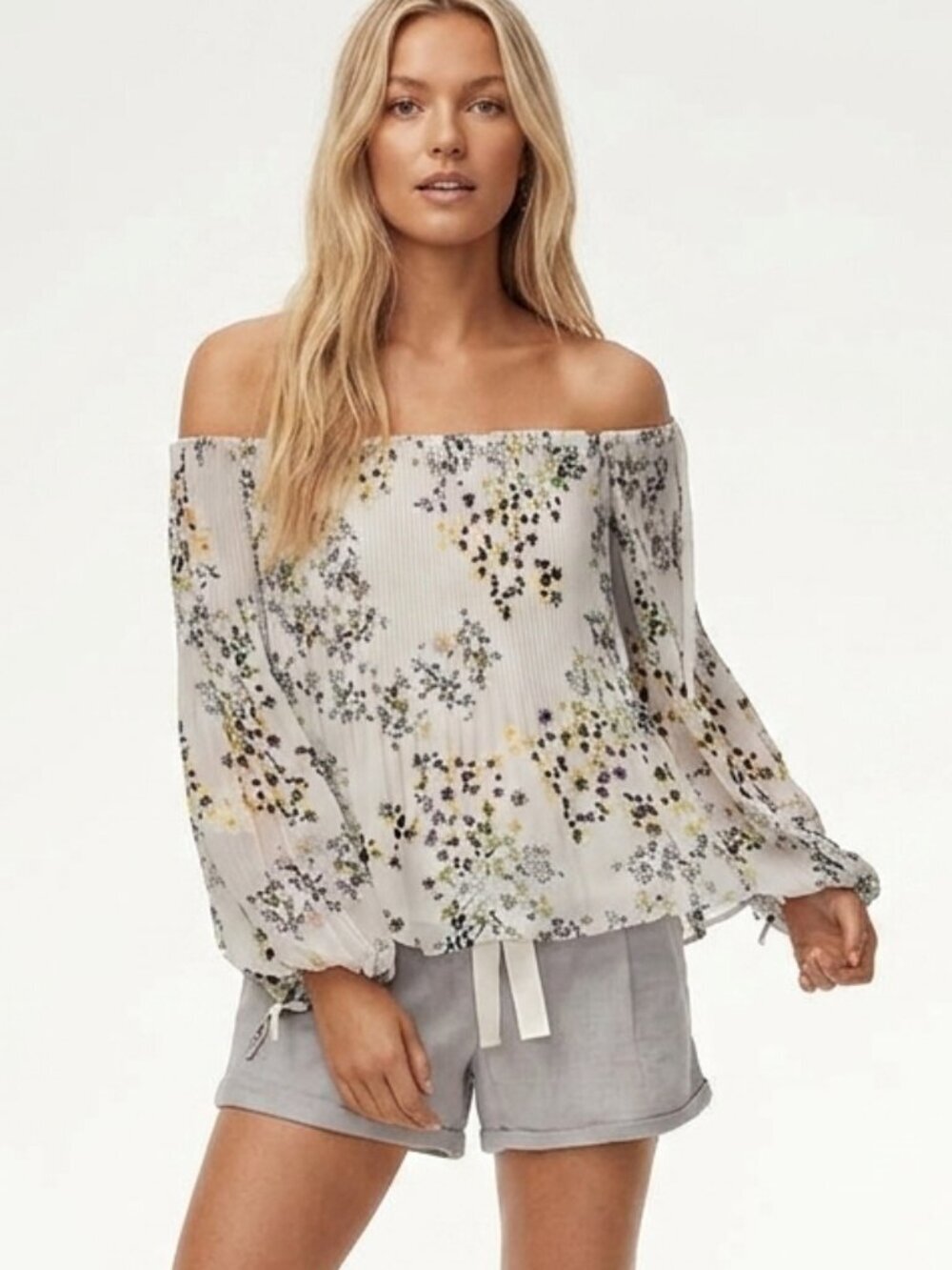 Aritzia Wilfred Allegra Shorts